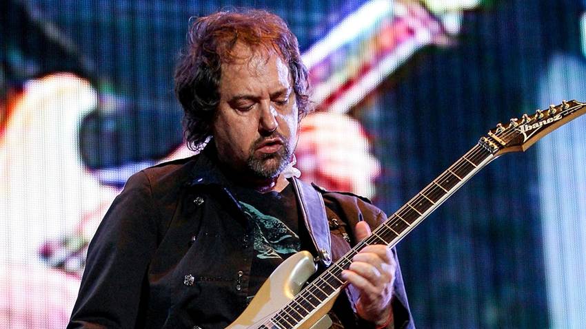Alejandro Marcovich fue dado de alta tras semanas hospitalizado por derrame cerebral
