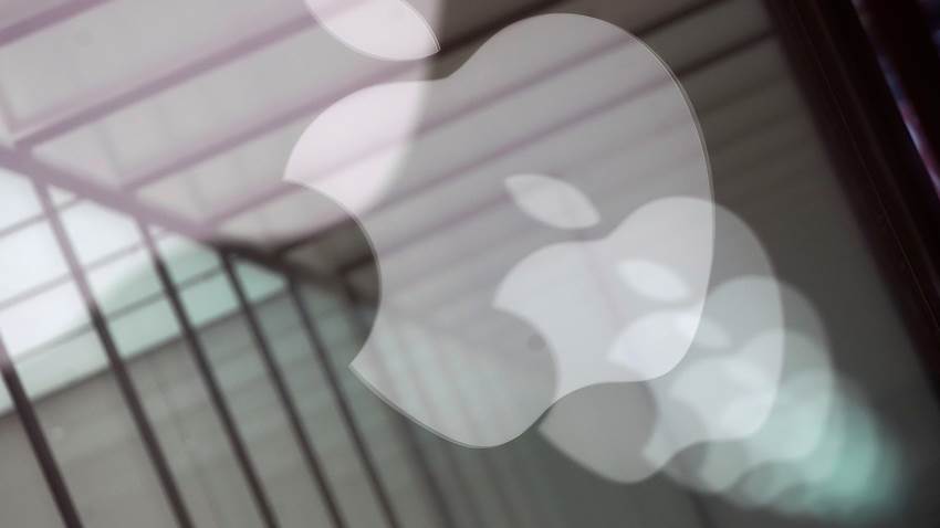 Apple, primera empresa de EE.UU. que cotiza en bolsa por 2.000 millones de dólares