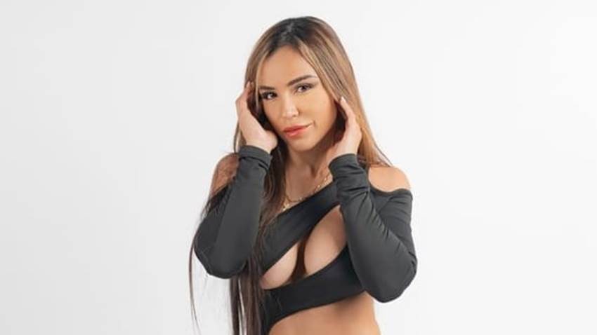 Claudia Mena llega en <em>“Modo Bichota”</em>