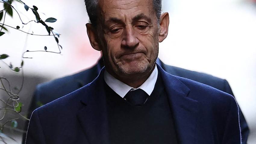 Nicolas Sarkozy entra en prisión, aunque lo más probable es que salga muy pronto