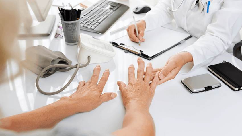 Investigación confirma eficacia de vacunas contra el COVID-19 en pacientes reumáticos