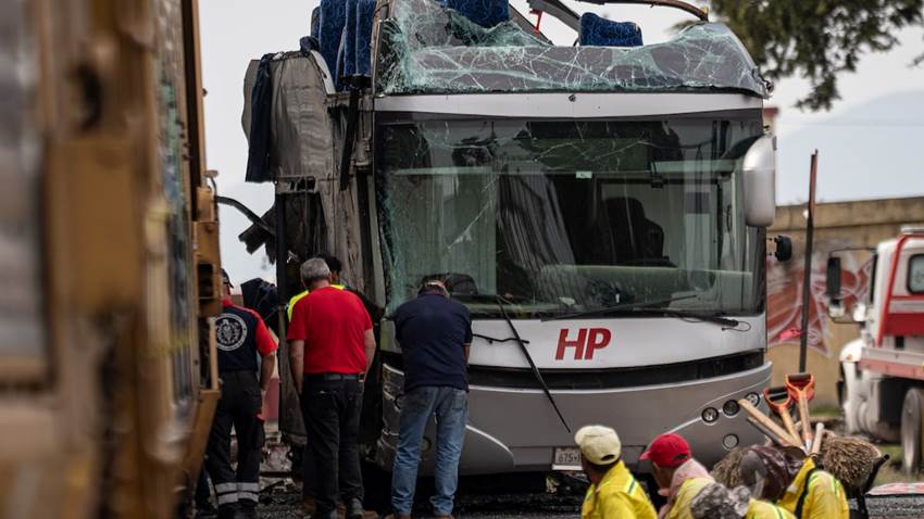 La Fiscalía arresta en Michoacán al conductor del autobús arrollado por un tren en Atlacomulco