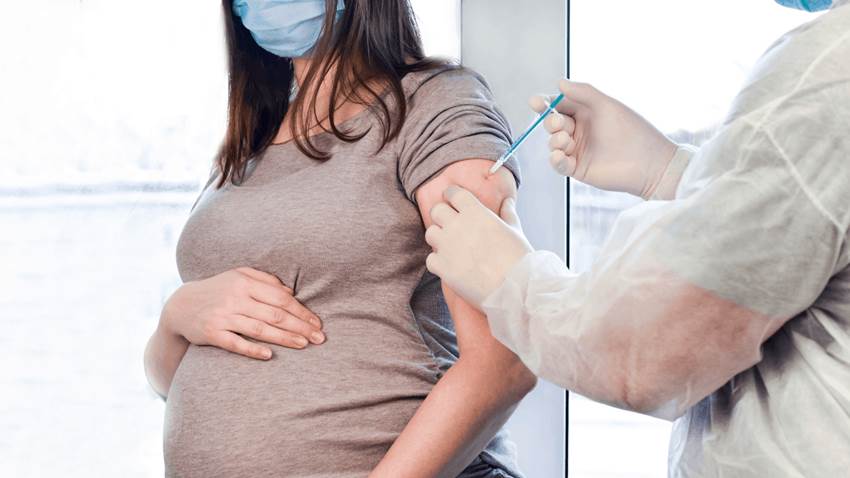 Manatí Medical Center convoca a madres gestantes a vacunarse contra el Covid-19