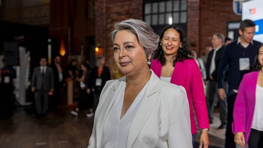 Las propuestas de Jeannette Jara, la exministra que lucha por mantener a la izquierda en La Moneda