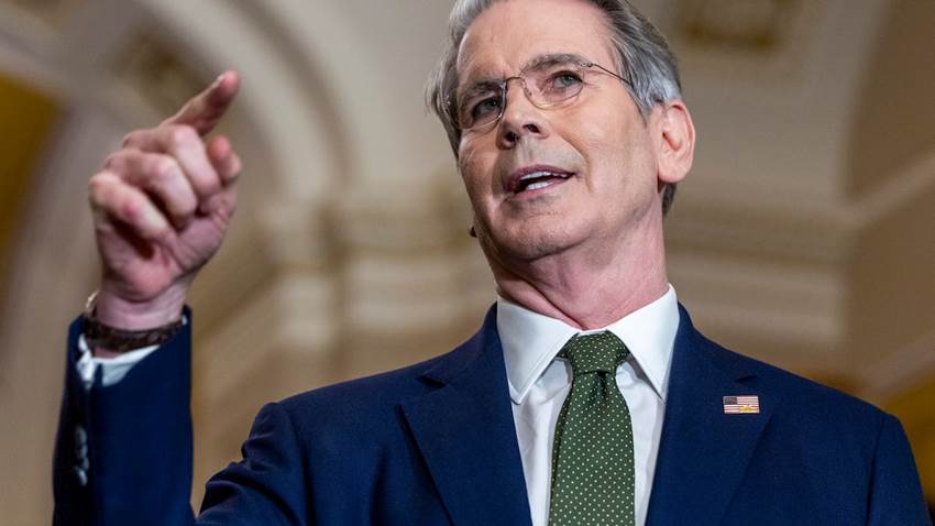 El secretario del Tesoro de EE UU redobla la presión sobre Powell para que la Fed baje los tipos