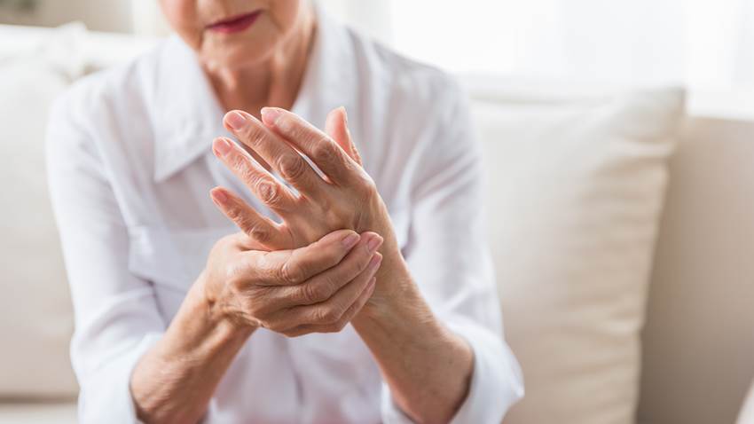 ¿Fibromialgia o artitris? Diferencias, síntomas y tratamiento
