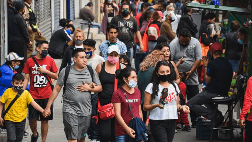 La pandemia de COVID-19, en la encrucijada entre las vacunas y las variantes
