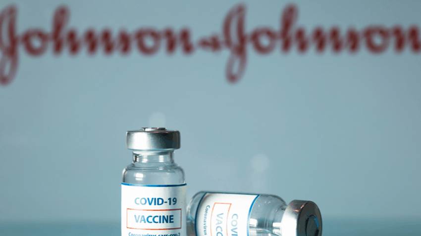 Encuentran posible vínculo de la vacuna Johnson & Johnson con casos de coagulación