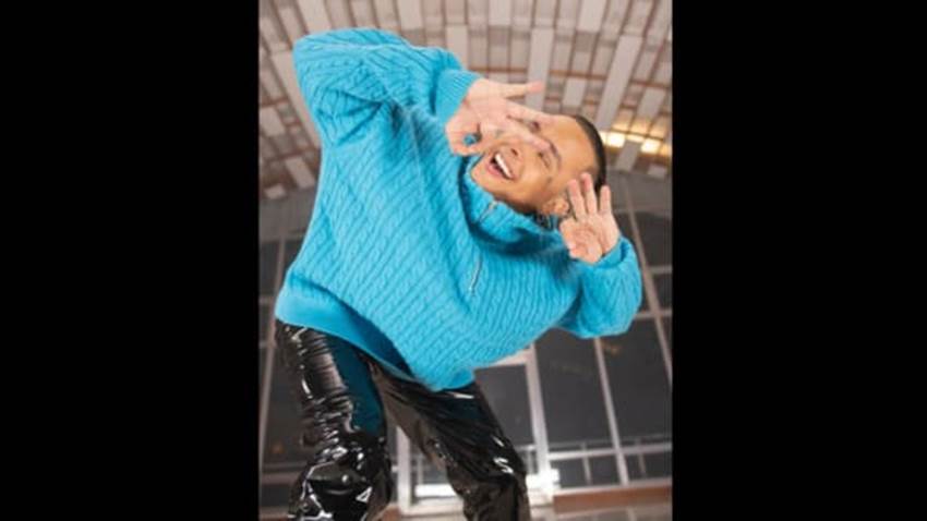 Sixto Rein regresa al reggaetón con “Lloviéndola”