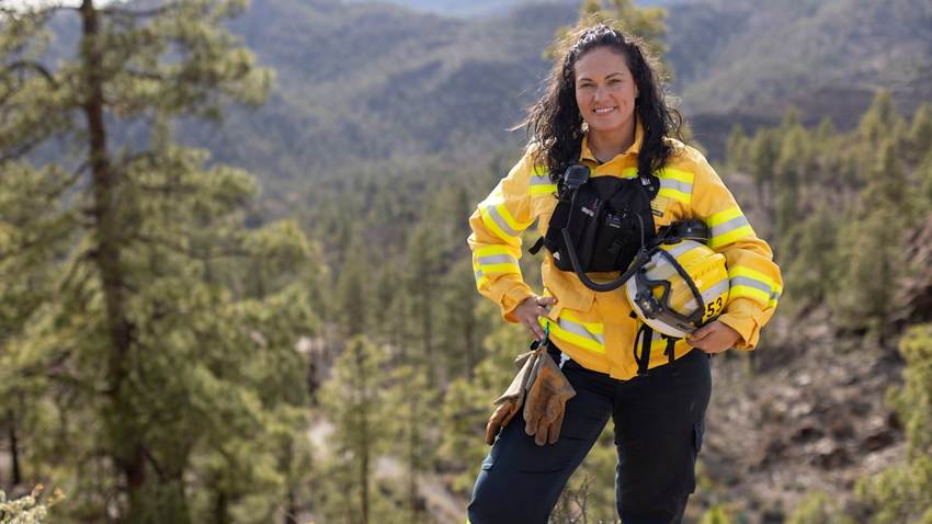 Sara Gutiérrez, bombera forestal: “Los incendios no se apagan con aviones y helicópteros”
