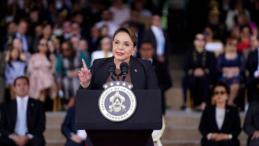 El candidato apoyado por Trump sigue al frente en Honduras y la presidenta dice que aceptará el resultado